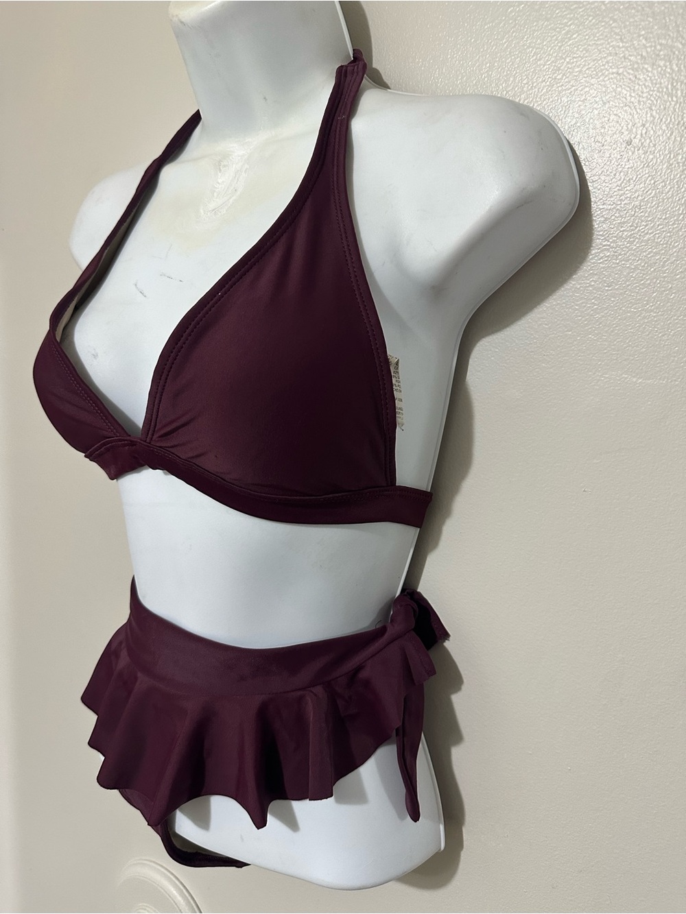 No Boundaries Burgundy Two‑Piece Swimsuit Size S (3/5) Vintage Ruffle bottom
